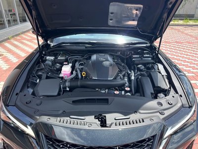 2021 Lexus IS — миниатюра 18