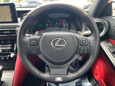 2021 Lexus IS — миниатюра 11