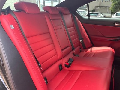 2021 Lexus IS — миниатюра 9
