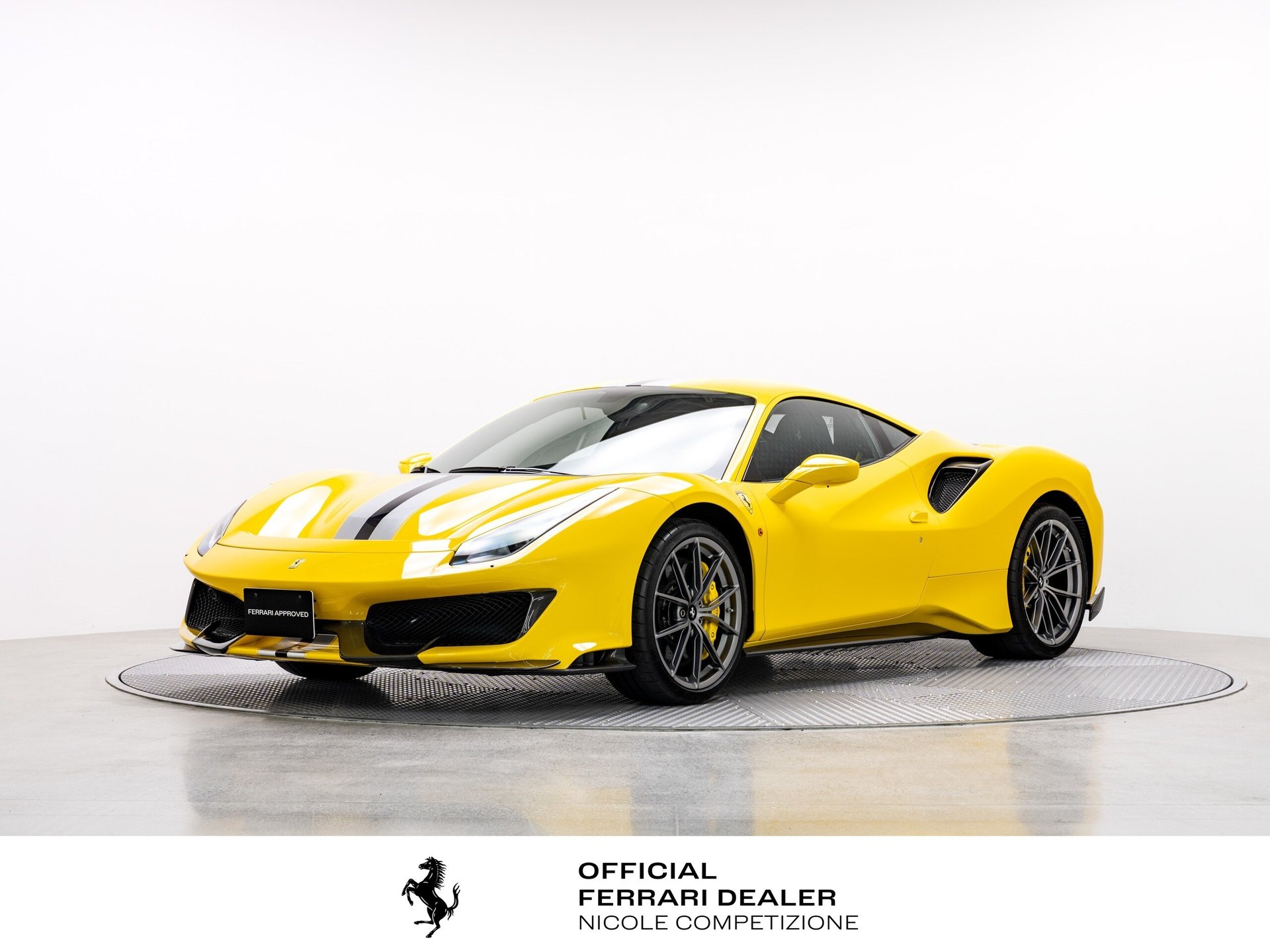 FERRARI 488 PISTA - View 1
