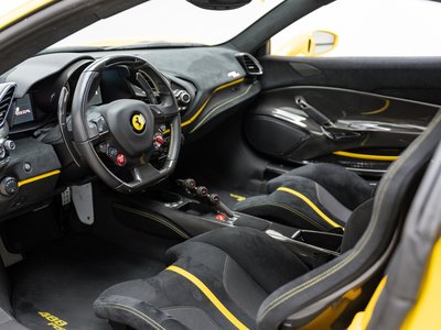 FERRARI 488 PISTA - 4