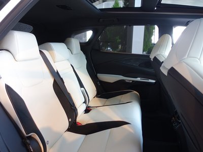 2025 Lexus RX — миниатюра 56