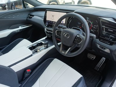 2025 Lexus RX — миниатюра 53