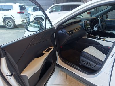 2025 Lexus RX — миниатюра 40