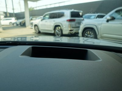 2025 Lexus RX — миниатюра 24