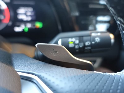 2025 Lexus RX — миниатюра 39