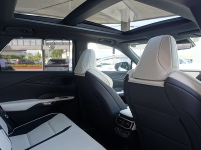 2025 Lexus RX — миниатюра 60