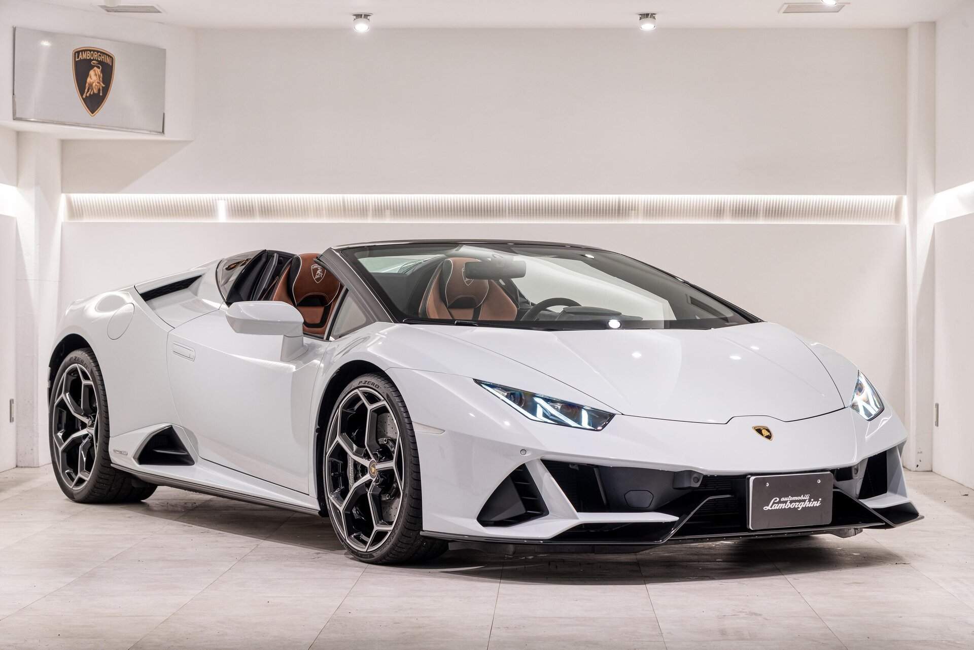LAMBORGHINI HURACAN SPYDER - View 1