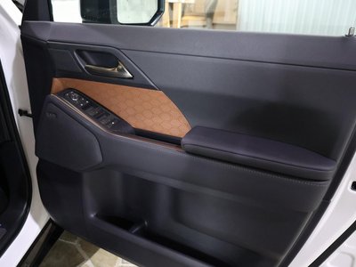 2026 Lexus GX — миниатюра 14