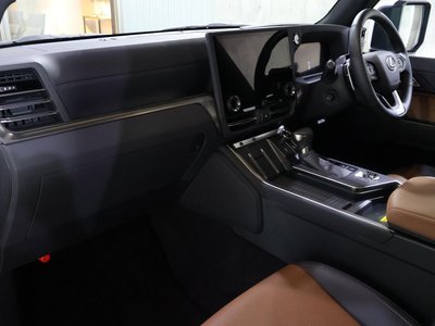 2026 Lexus GX — миниатюра 17