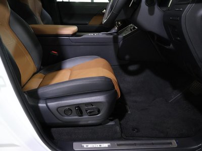 2026 Lexus GX — миниатюра 11