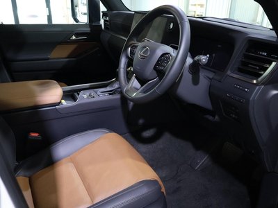 صورة 10 لـ 2026 LEXUS GX