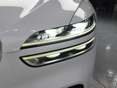 صورة 9 لـ 2022 Genesis GV70