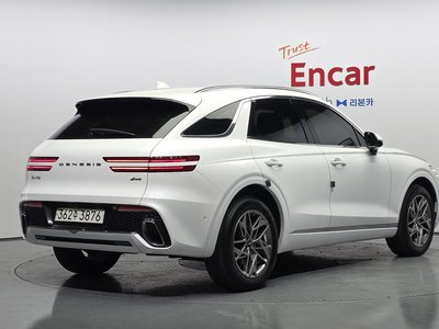 صورة 4 لـ 2022 Genesis GV70