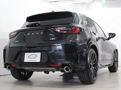 2025 Lexus LBX — миниатюра 11