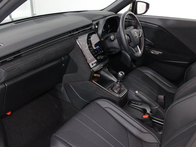 2025 Lexus LBX — миниатюра 37
