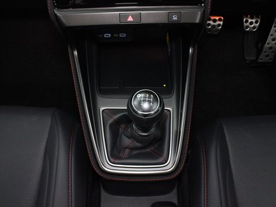 2025 Lexus LBX — миниатюра 23