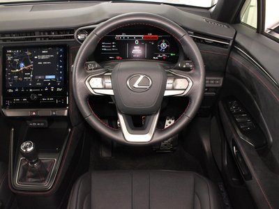 2025 Lexus LBX — миниатюра 20