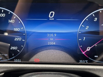 MERCEDES-BENZ E-CLASS - 8