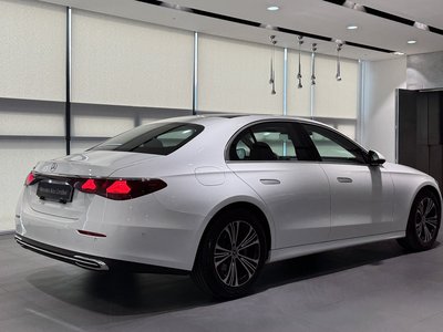 MERCEDES-BENZ E-CLASS - 5