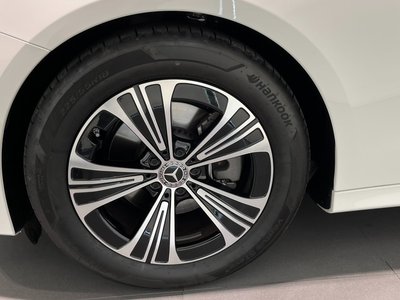 MERCEDES-BENZ E-CLASS - 4