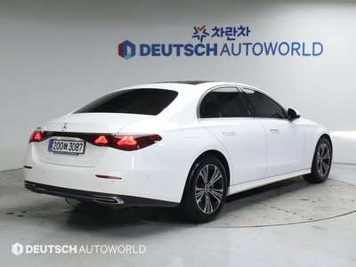 MERCEDES-BENZ E-CLASS - 4