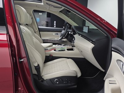 2023 Genesis GV70 — миниатюра 17
