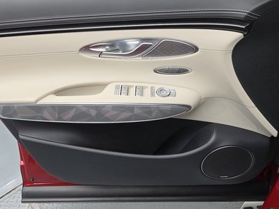 2023 Genesis GV70 — миниатюра 14