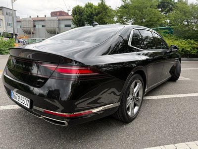 صورة 2 لـ 2022 Genesis G90 (RS4)