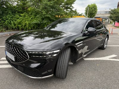 صورة 1 لـ 2022 Genesis G90 (RS4)