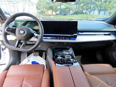 BMW 5 SERIES - 4