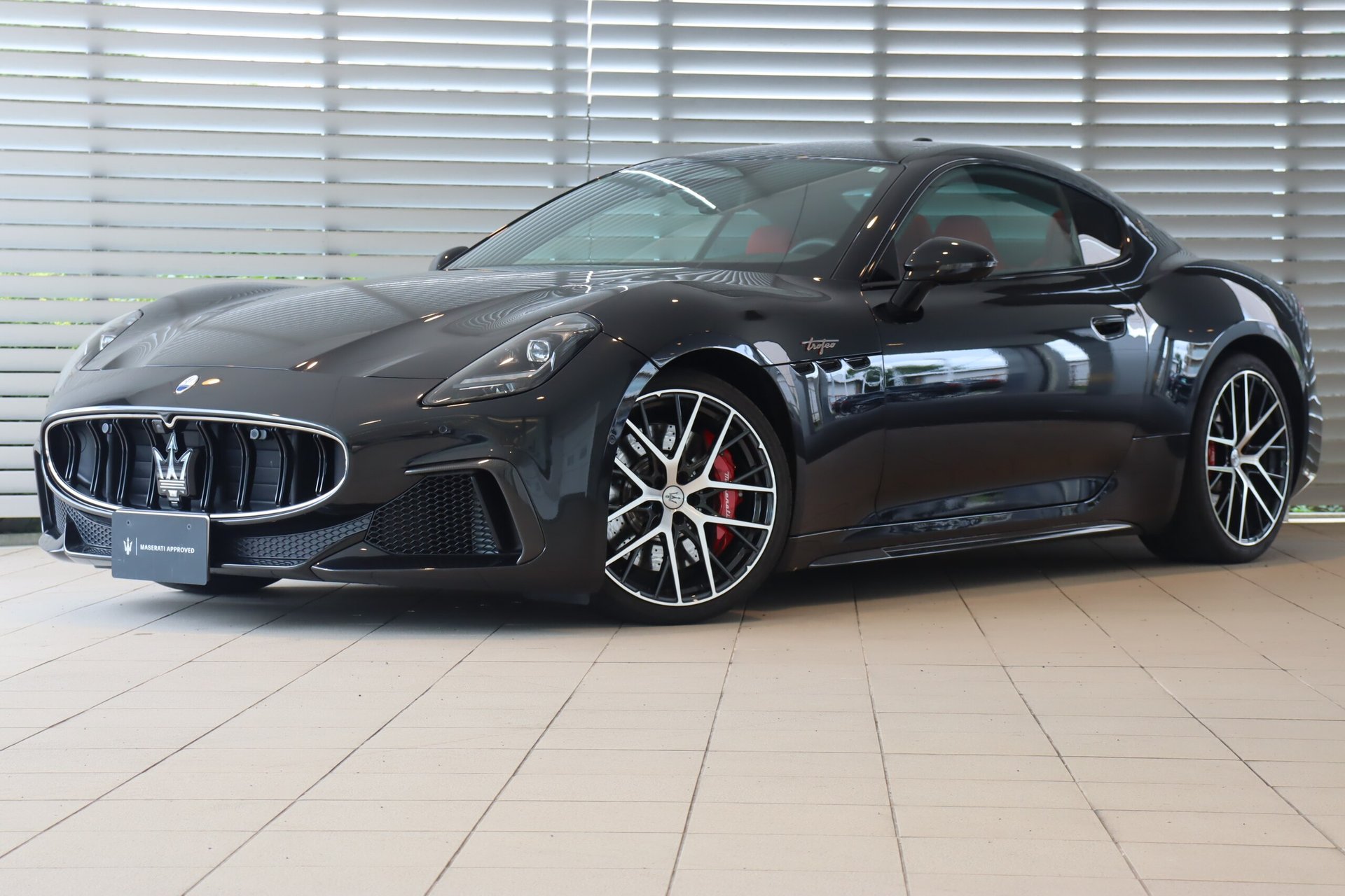 MASERATI GRANTURISMO - View 1