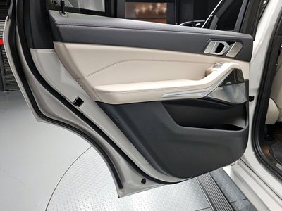2023 BMW X7 — миниатюра 15