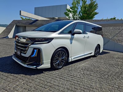 TOYOTA VELLFIRE - 2