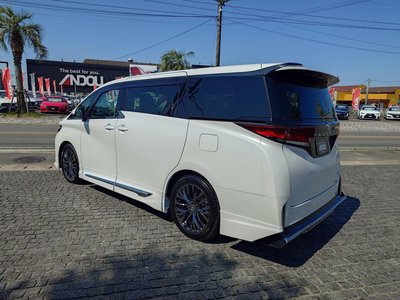 TOYOTA VELLFIRE - 4
