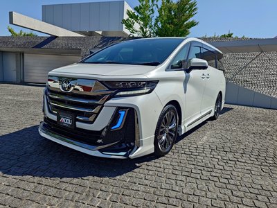 TOYOTA VELLFIRE - 1