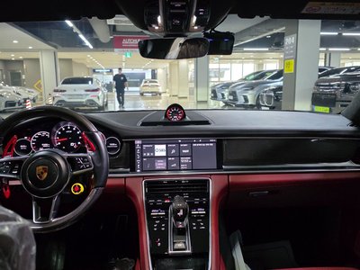 PORSCHE PANAMERA - 9