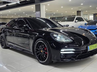 PORSCHE PANAMERA - 1
