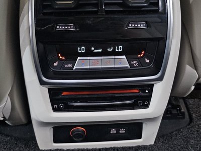 2022 BMW X7 thumbnail 32