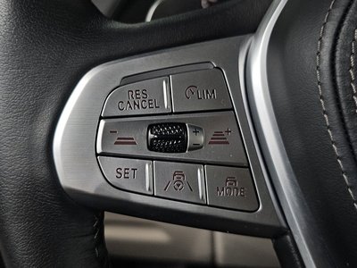 2022 BMW X7 thumbnail 24
