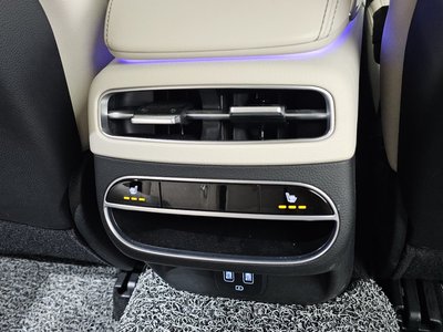 2023 Genesis GV70 thumbnail 25