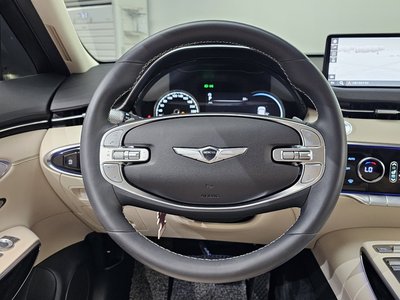 2023 Genesis GV70 thumbnail 19