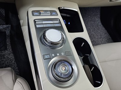 2023 Genesis GV70 thumbnail 12