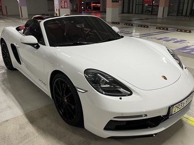 PORSCHE 718 BOXSTER