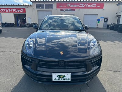 PORSCHE MACAN - 3