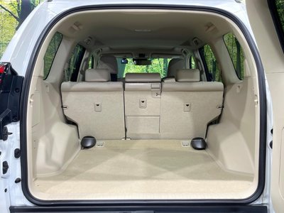 TOYOTA LAND CRUISER PRADO - 10