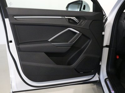 صورة مصغرة 33 لـ 2025 AUDI Q3