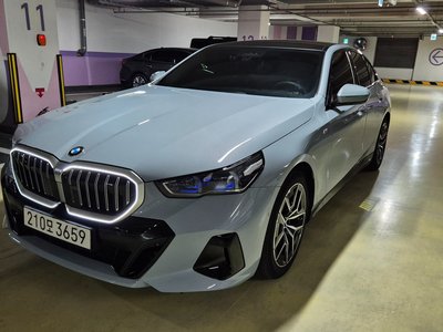 BMW 5 SERIES - 1