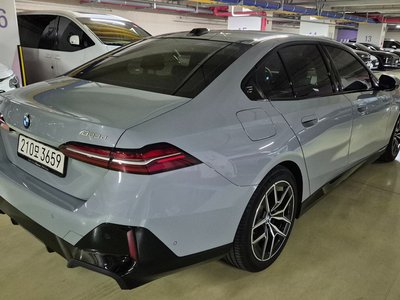 BMW 5 SERIES - 4