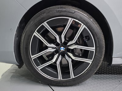 BMW I7 - 6